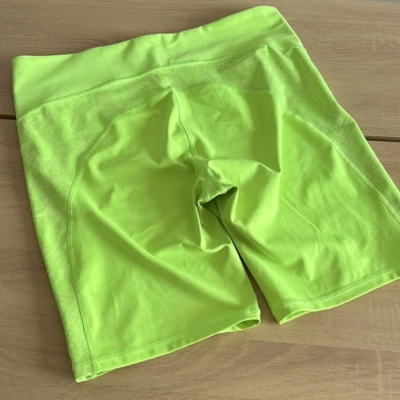 NWOT Athleta Stay Fly 9” Biker Shorts - Picture 8 of 9